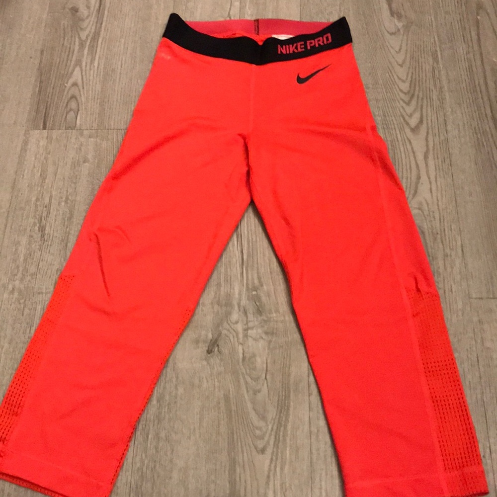 nike pro cropped leggings